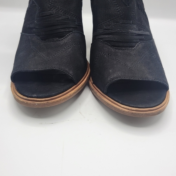 Vince Camuto Leather Upper ankle booties size 10M - Picture 2 of 15